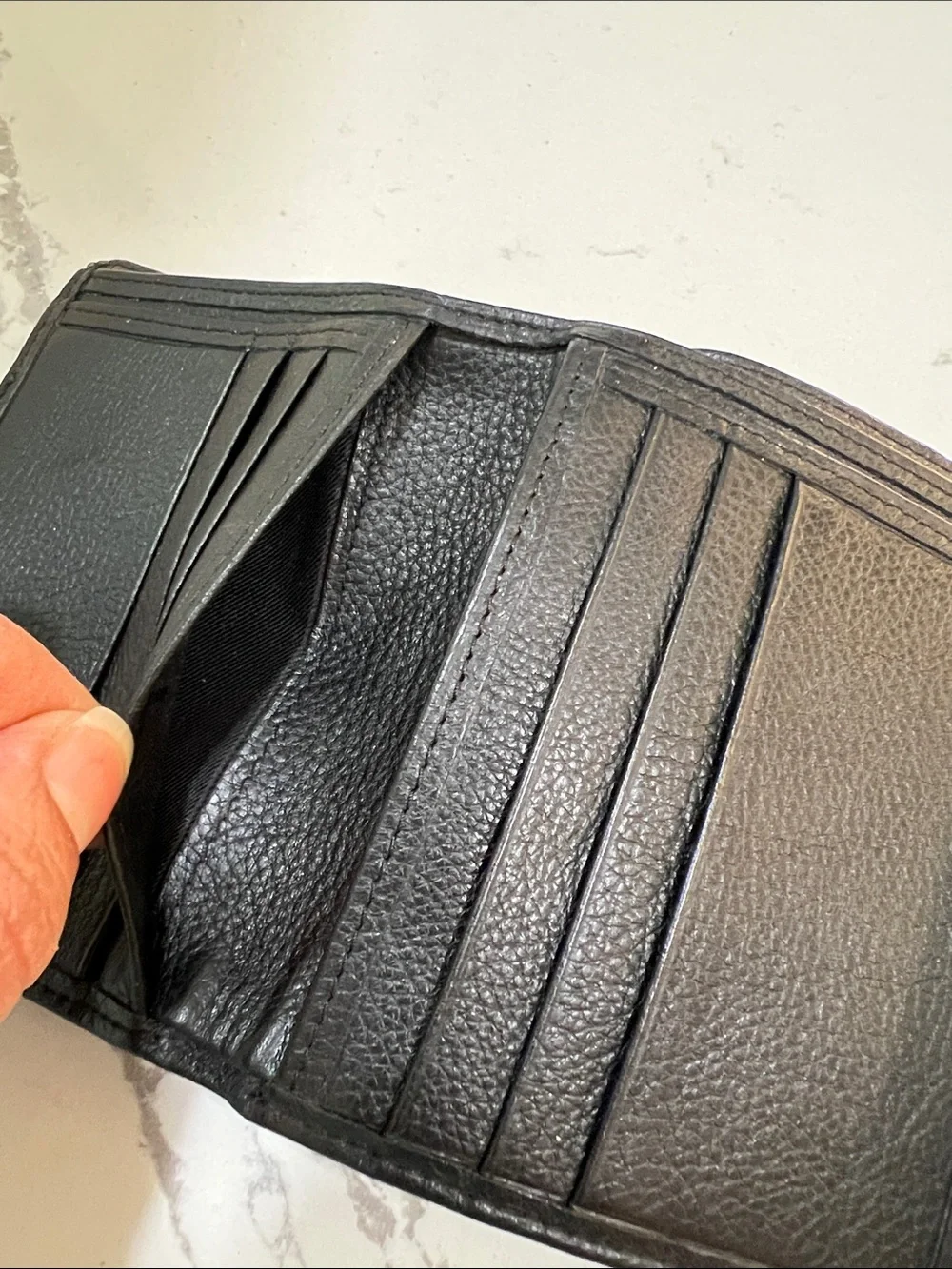 Giudi Made in Italy Genuine Leather Black Men's Trifold Wallet - Embossed Logo